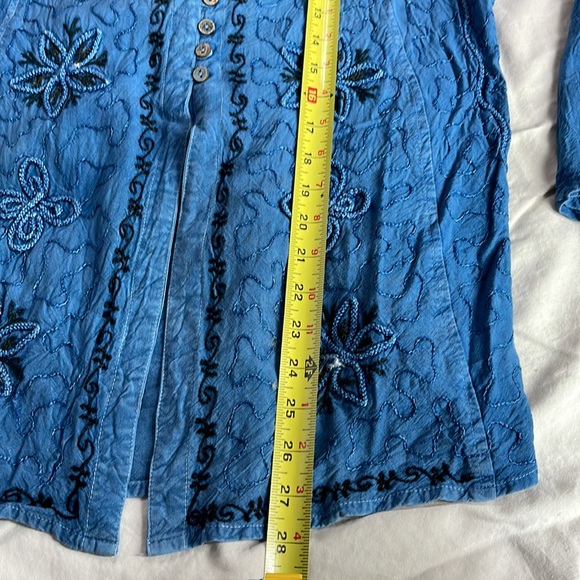 Raiment Fashions Inc. New York button blouse - Picture 8 of 12